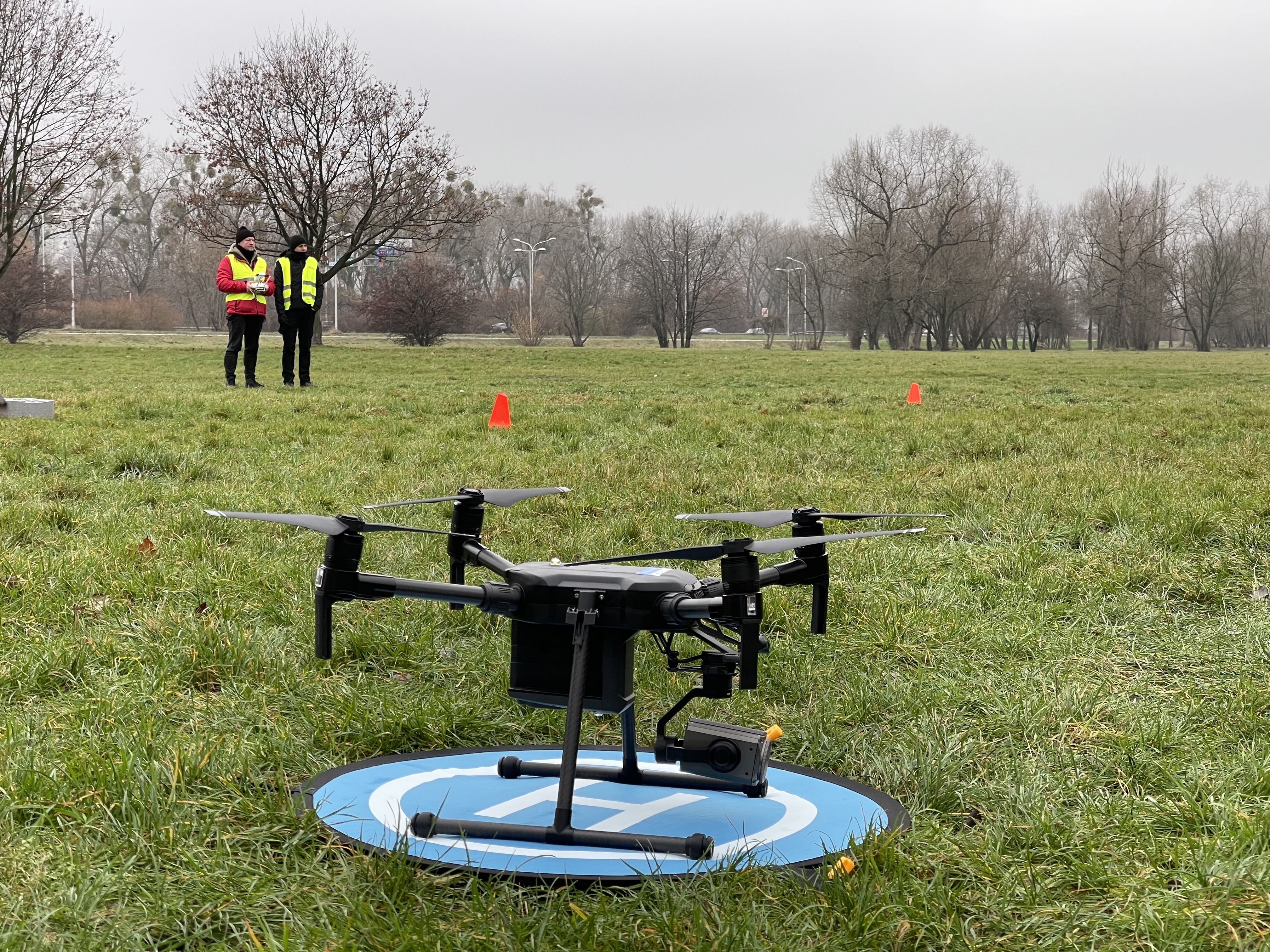 013 - EuroDRON - kurs na pilota drona _ szkolenie pilot drona _ egzamin pilot drona _ operator drona _ uprawnienia _ licencja _ DRON _ VLOS _ BVLOS _ NSTS _ szkolenia dofinansowane _ praca.jpg