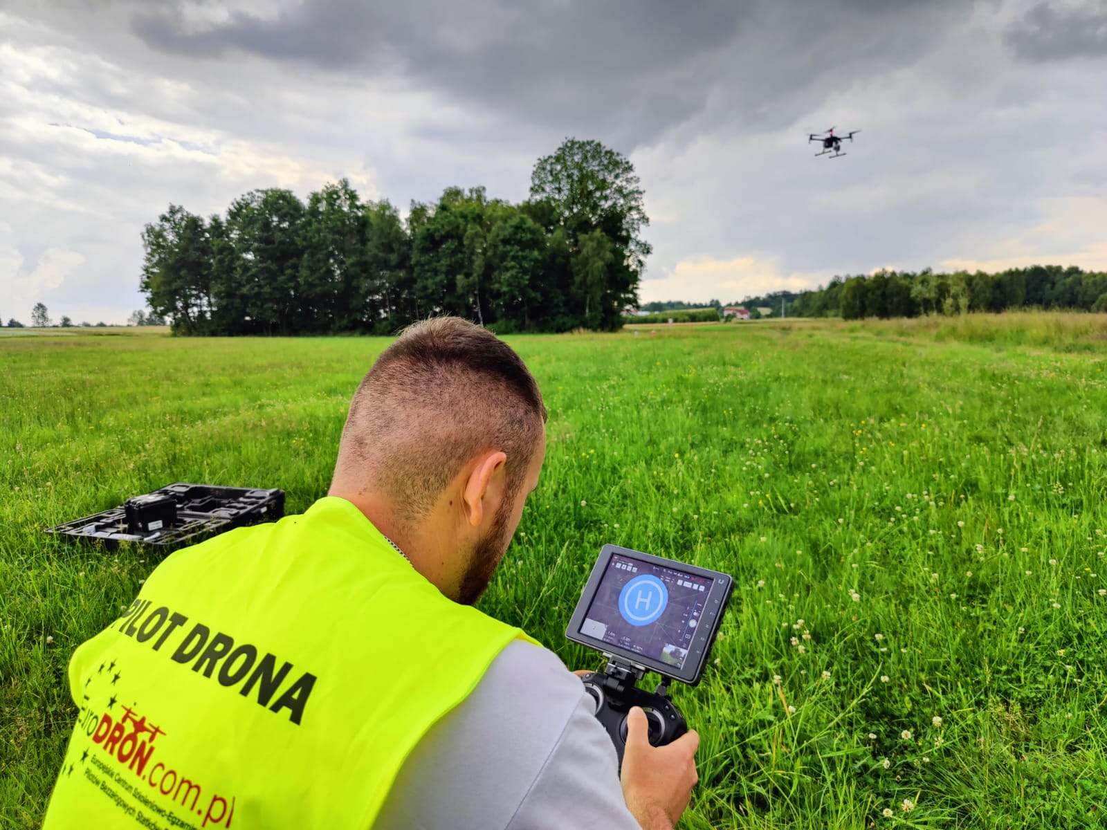 024 - EuroDRON - kurs na pilota drona _ szkolenie pilot drona _ egzamin pilot drona _ operator drona _ uprawnienia _ licencja _ DRON _ VLOS _ BVLOS _ NSTS _ szkolenia dofinansowane _ praca.jpg
